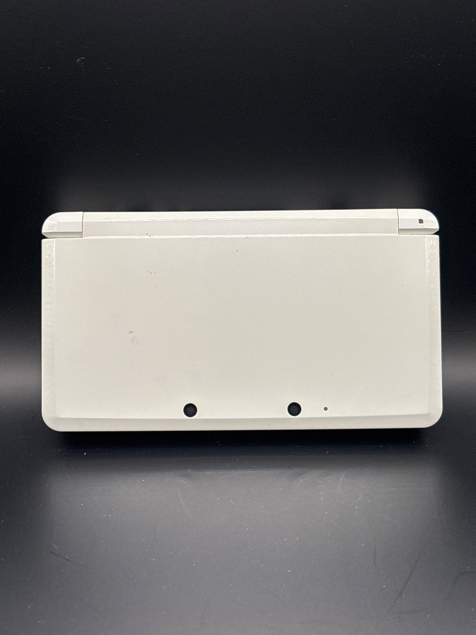 White Nintendo 3DS - ChronicCards