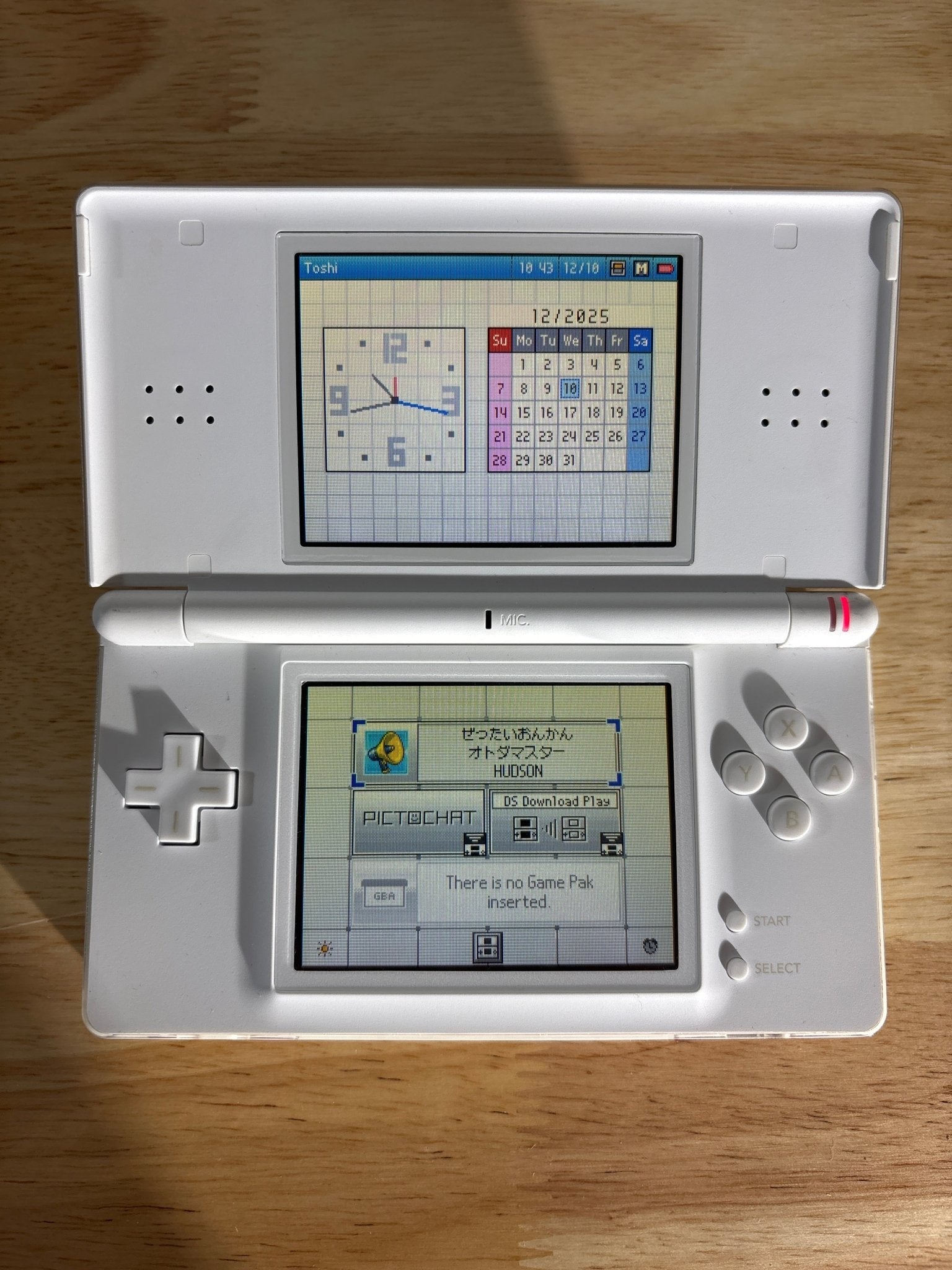 White Nintendo DS Lite - ChronicCards